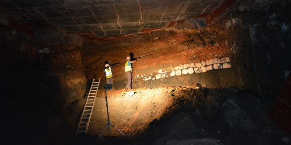 Archeologen leggen Huidevetterstoren verder bloot in de tunnel.